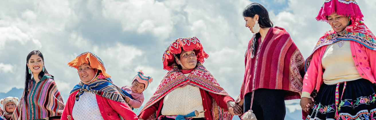 Away Pallay y su compromiso con la moda sostenible: Descubre su trabajo con tejedoras del Cusco