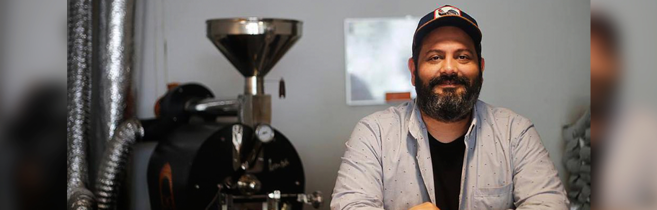 Gastronomic Director Renato Peralta provides mentorship to a social undertaking of Wiese Foundation
